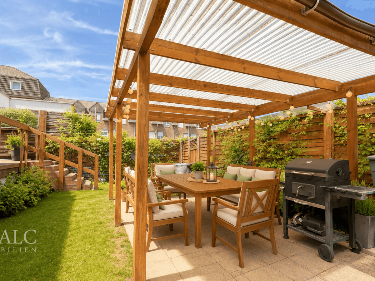 Terrasse mit Pergola