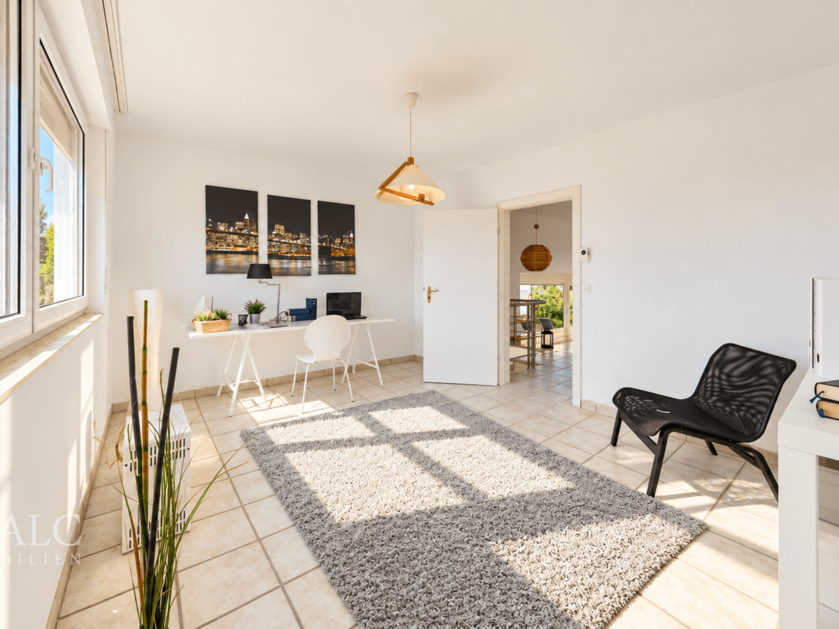 Arbeits- / Schlafzimmer