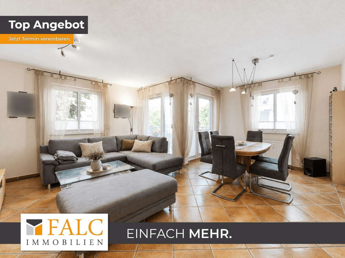 Wohnzimmer mit Essbereich