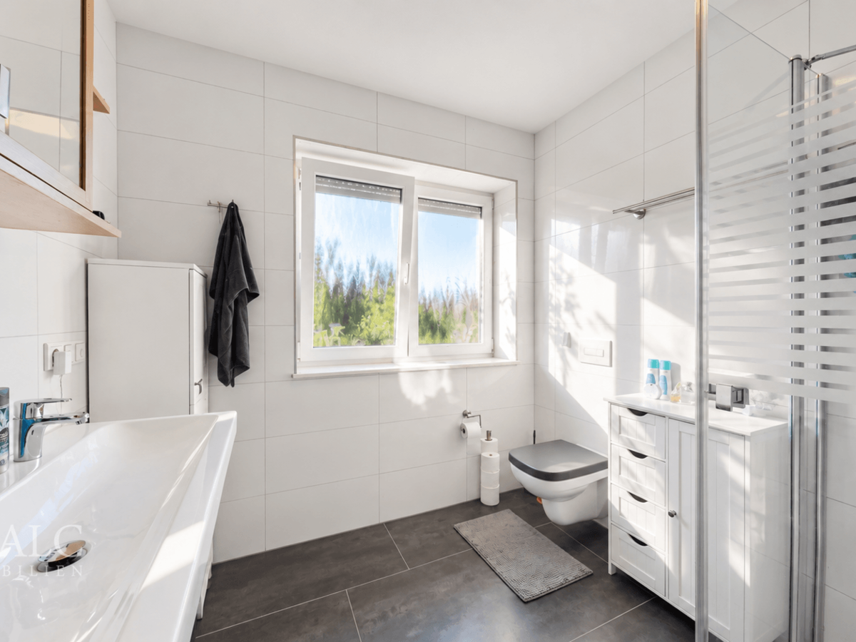 Badezimmer 1. OG 