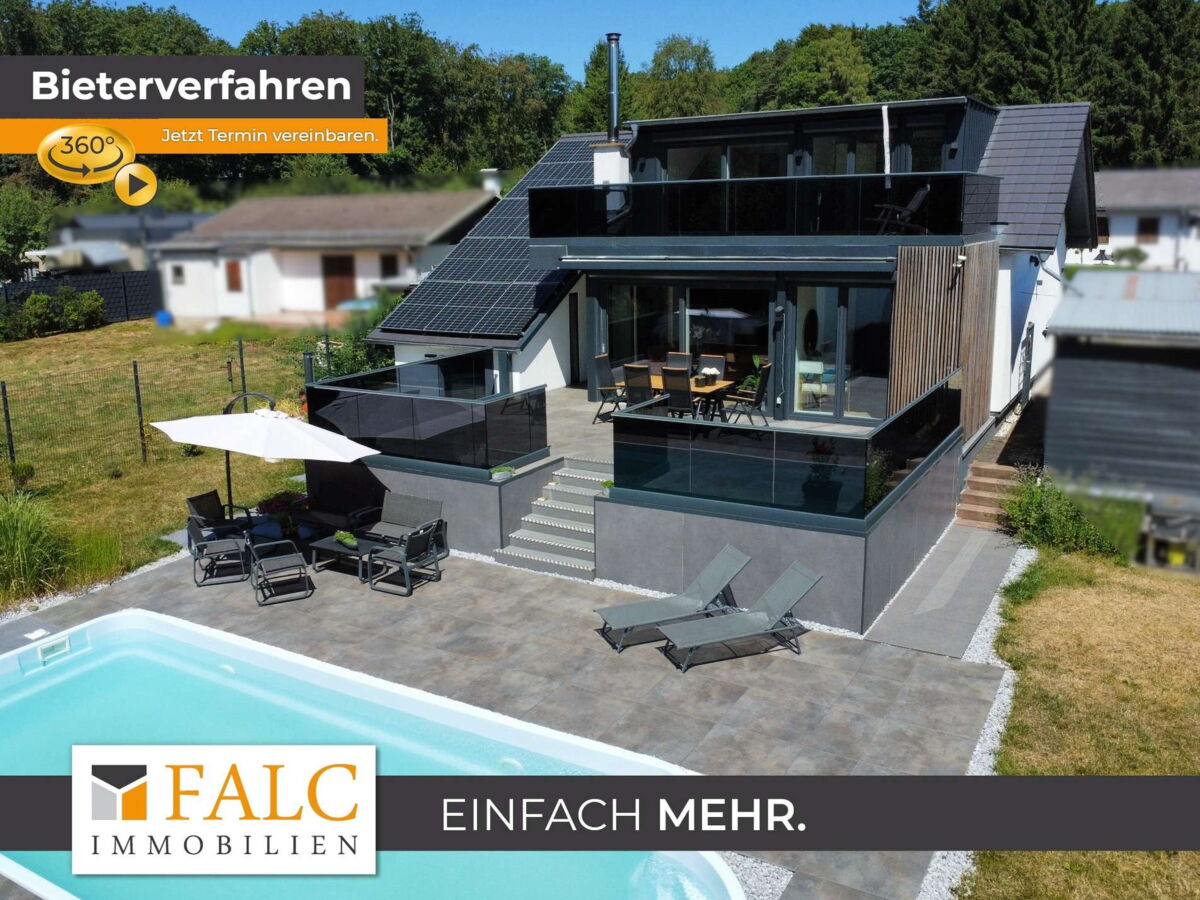 Außenansicht mit Pool